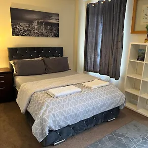Amazing And Lovely 2- Bedroom First Floor Flat Apartment