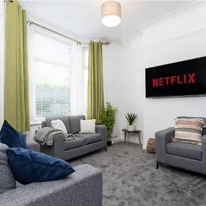 5 Double Bedrooms With Ensuites - Teesside House Tsac Redcar